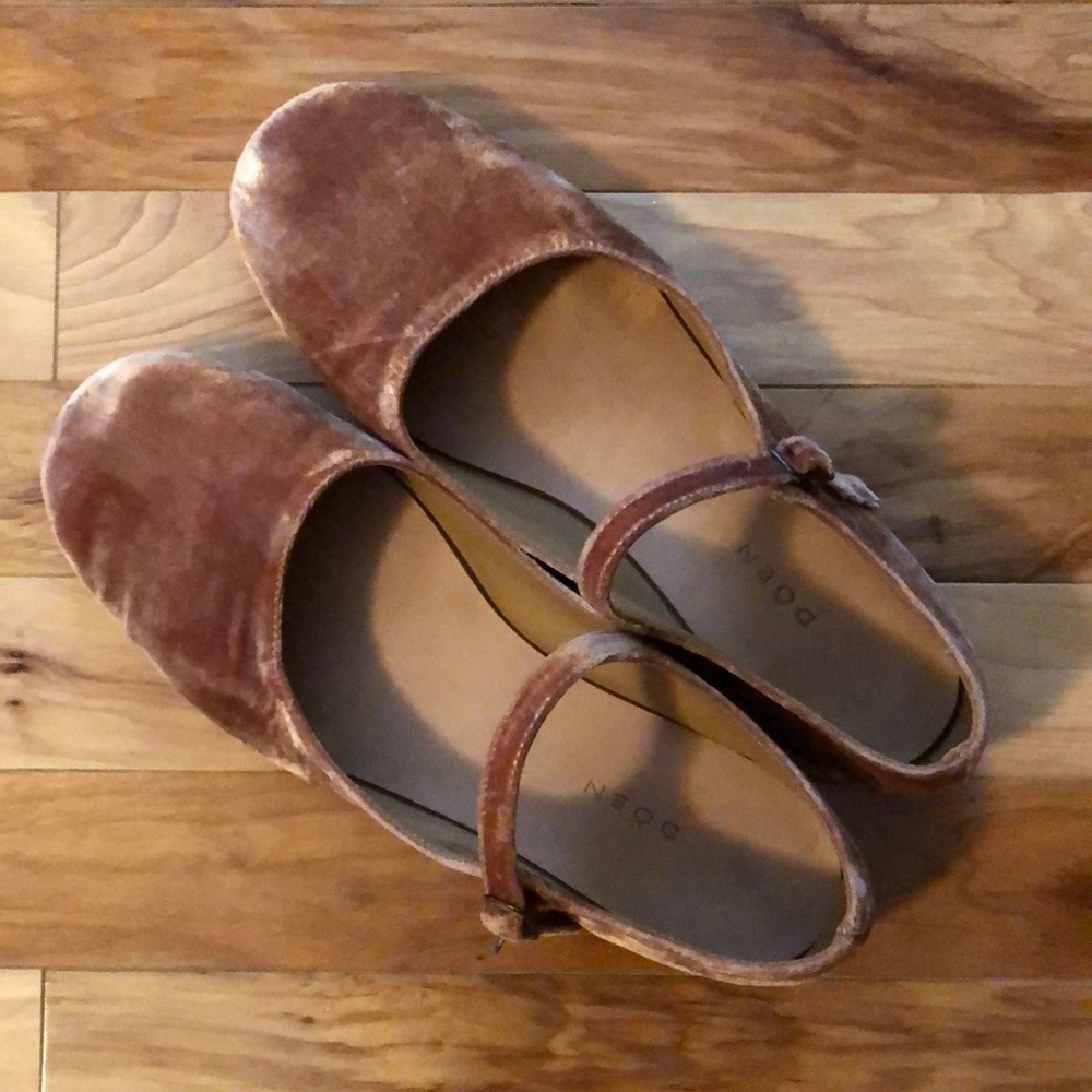 Shop Dôen velvet Mary Janes size 39 in Rose Copper